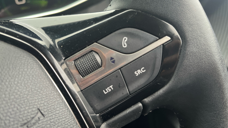 Peugeot 208 1.2 PureTech 100 Allure 5dr EAT8 Petrol Hatchback